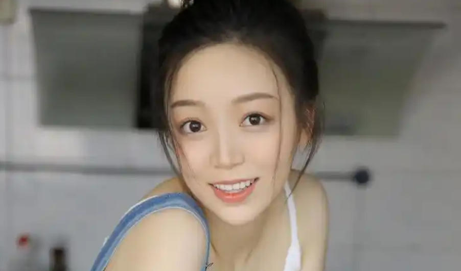 四叶城化妆品专卖店轮播图3